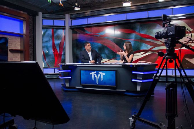 1280px-ana_kasparian_and_cenk_uygur_hosting_the_young_turks_26942061744