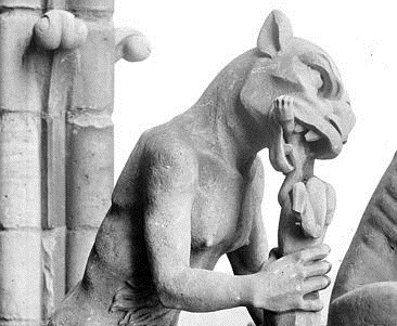 cathedrale_notre-dame_-_galerie_de_la_facade_ouest_chimere_-_paris_04_-_mediatheque_de_larchitecture_et_du_patrimoine_-_apmh0014069a