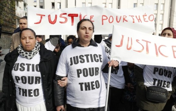 FRANCE-POLICE-SUBURBS-RAPE-DEMO