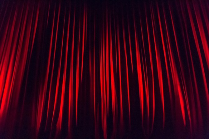 stage-curtain-660078_960_720.jpg